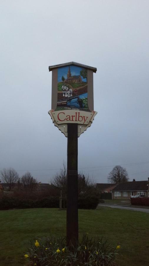 The Little Barn Apartment Carlby Exterior photo